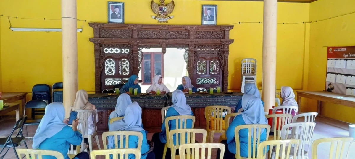 PEMBINAAN ADMINISTRASI TP PKK DESA BULUNGAN OLEH TP PKK KECAMATAN PAKIS AJI