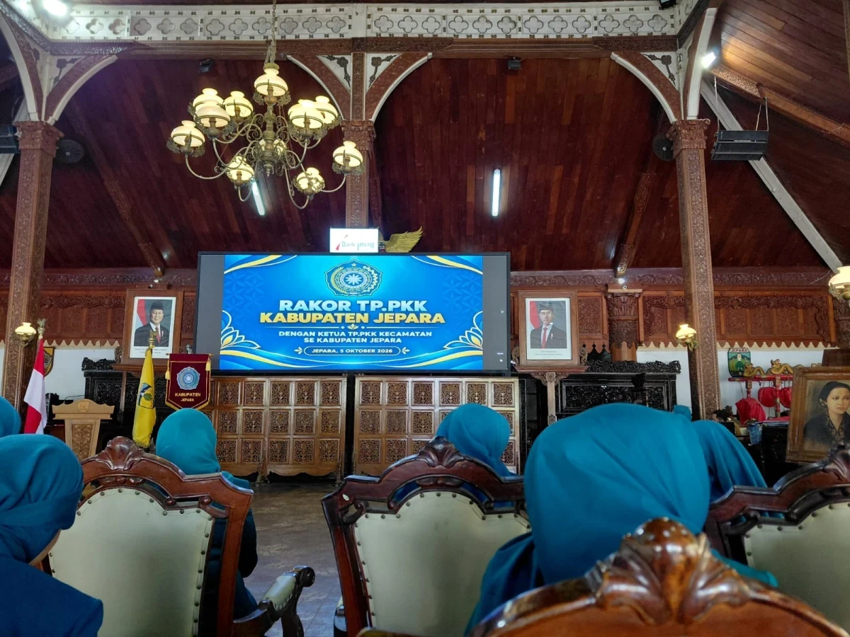 MENGHADIRI RAKOR TP. PKK KABUPATEN JEPARA 