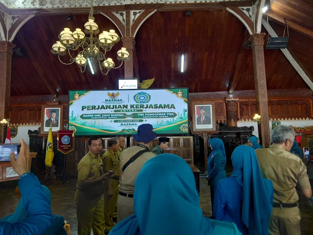Menghadiri Kegiatan Perjanjian Kerjasama antara Baznas dengan TP. PKK Kabupaten Jepara
