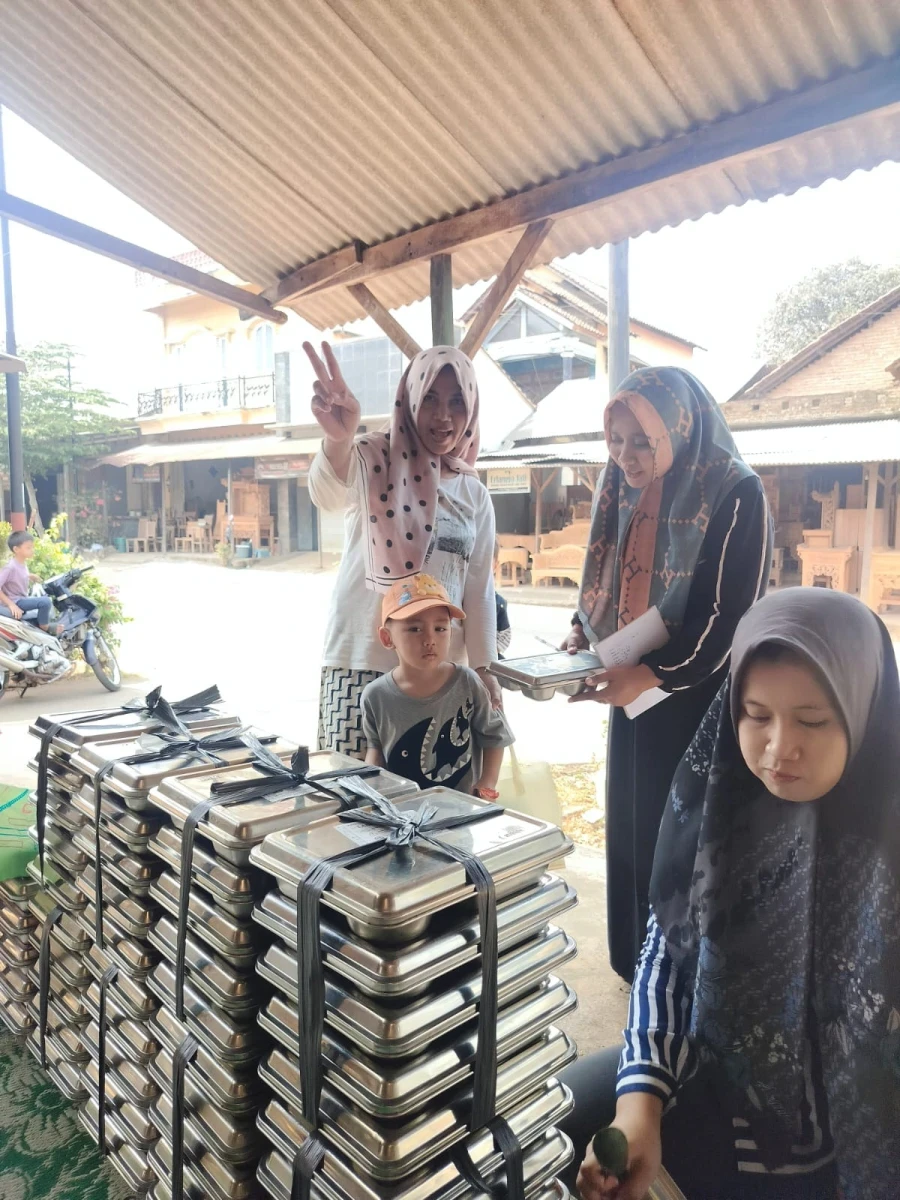 Langkah Nyata Peduli Gizi Anak, Pembagian MBG bagi Balita di Posyandu Kasih Ibu 5 Desa Tegalsambi