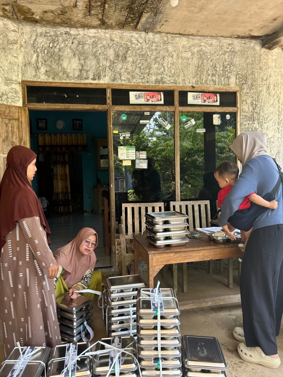 MAKANAN BERGIZI GRATIS