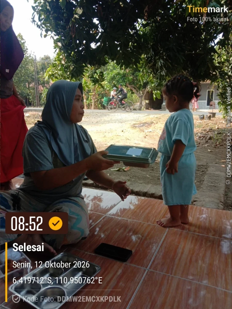 PENDISTRIBUSIAN MBG DI POS 03 RW 03 DUKUH GROBOGAN