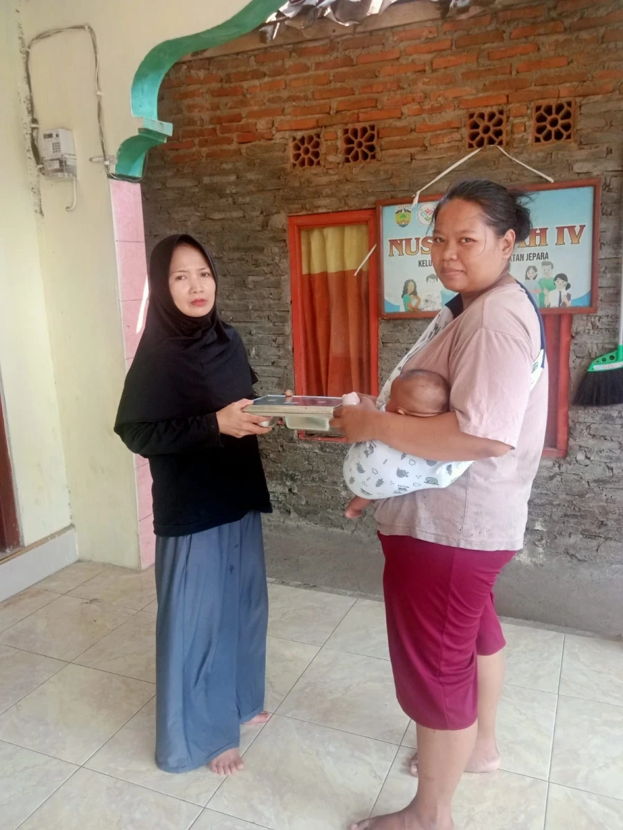 PEMBAGIAN MBG DI POS NUSA INDAH 4
