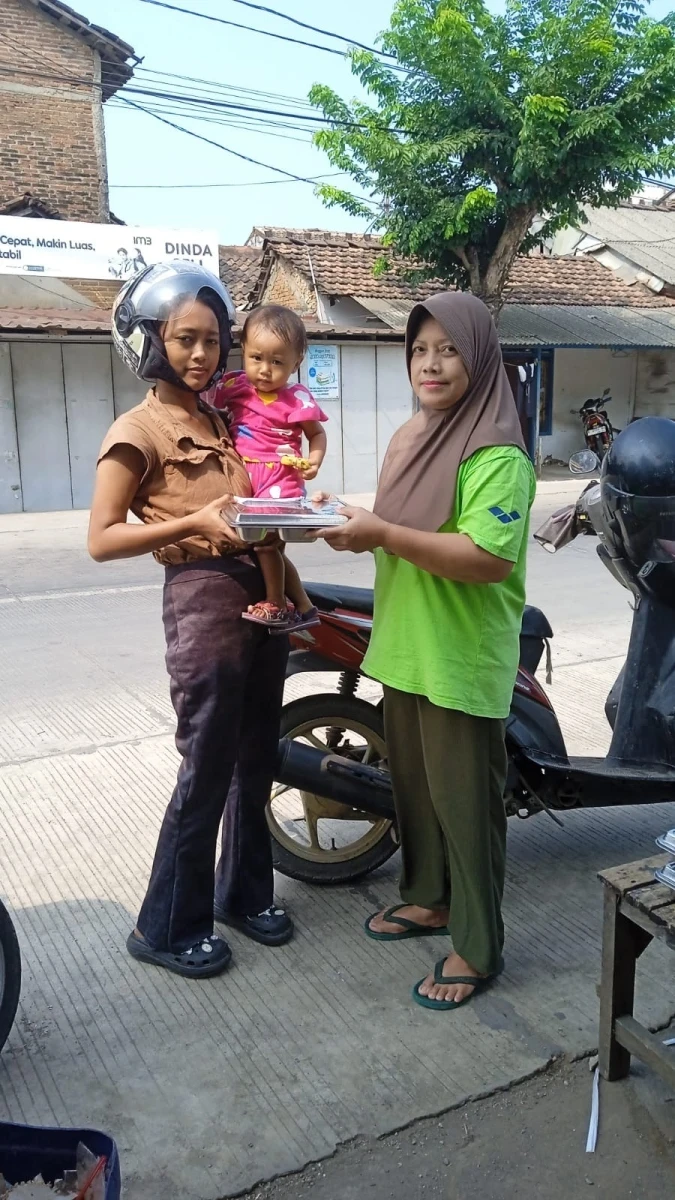 PEMBAGIAN MBG DI POS NUSA INDAH 3