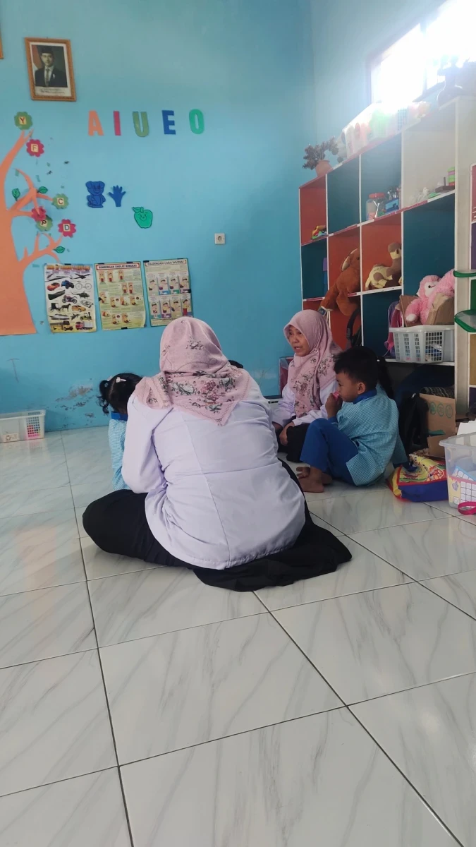 Mengawali kegiatan dengan berdoa
