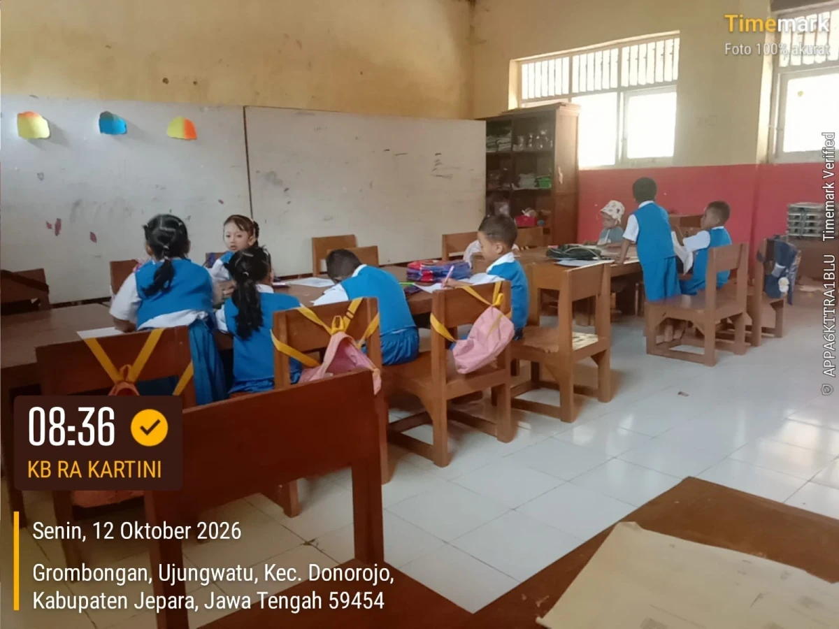 BELAJAR MENYENANGKAN DI KB RA KARTINI UJUNGWATU