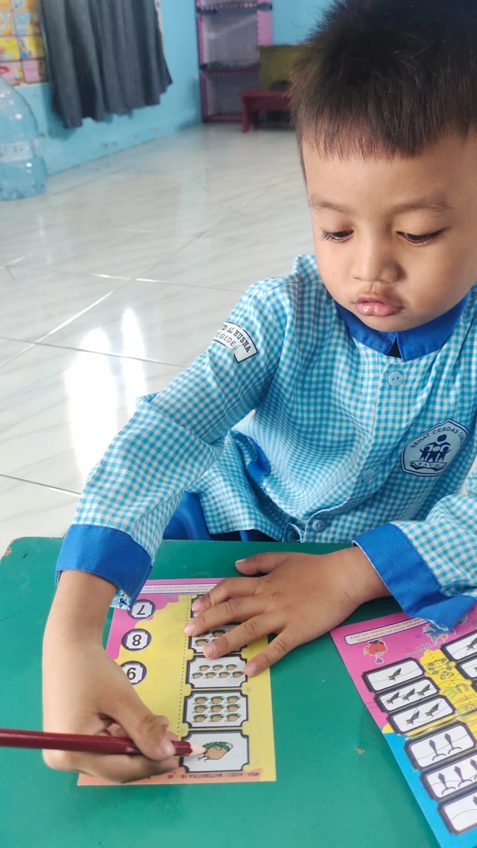 Mengelompokkan angka dan gambar