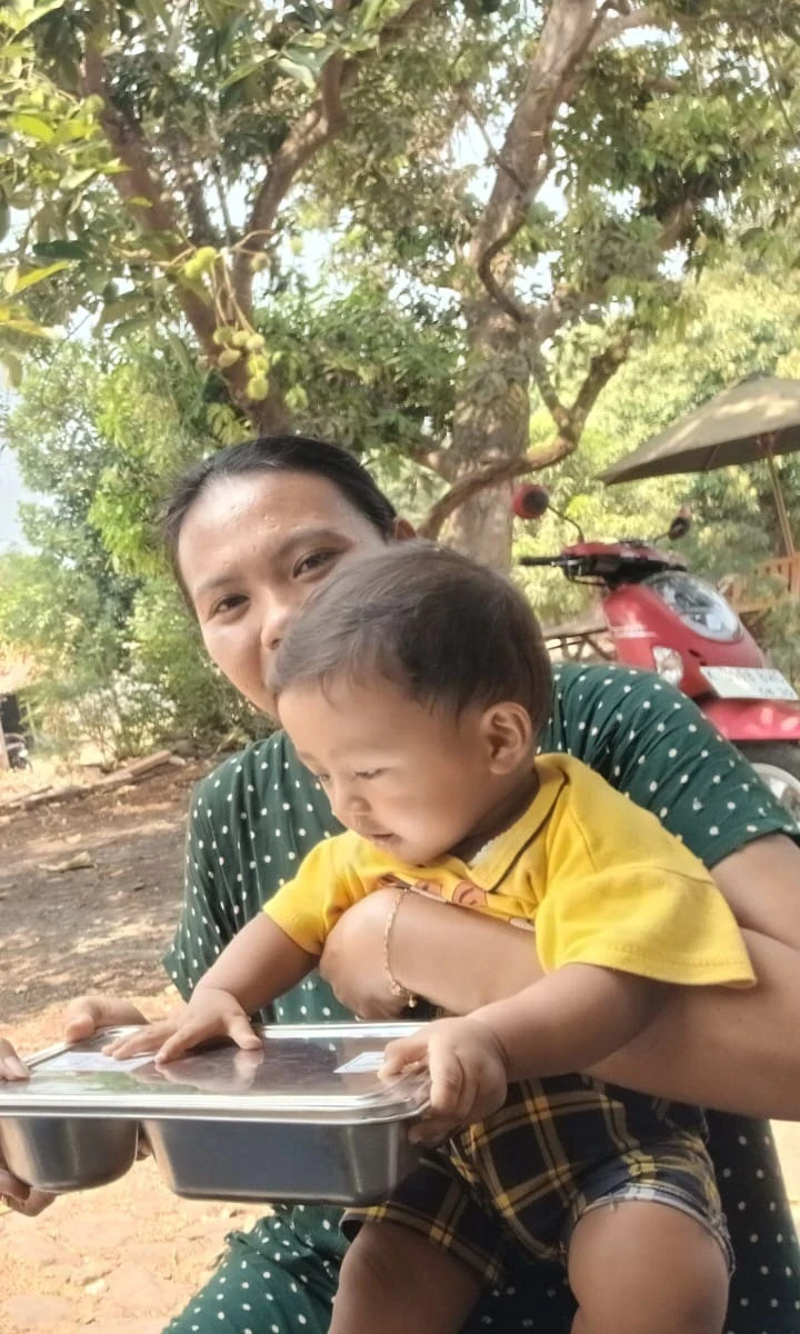 Gizi Sehat untuk Masa Depan Bangsa: Penyaluran Paket MBG Sasaran Bumil, Busui, dan Balita di Posyandu Harapan 10 Desa Karanggondang"