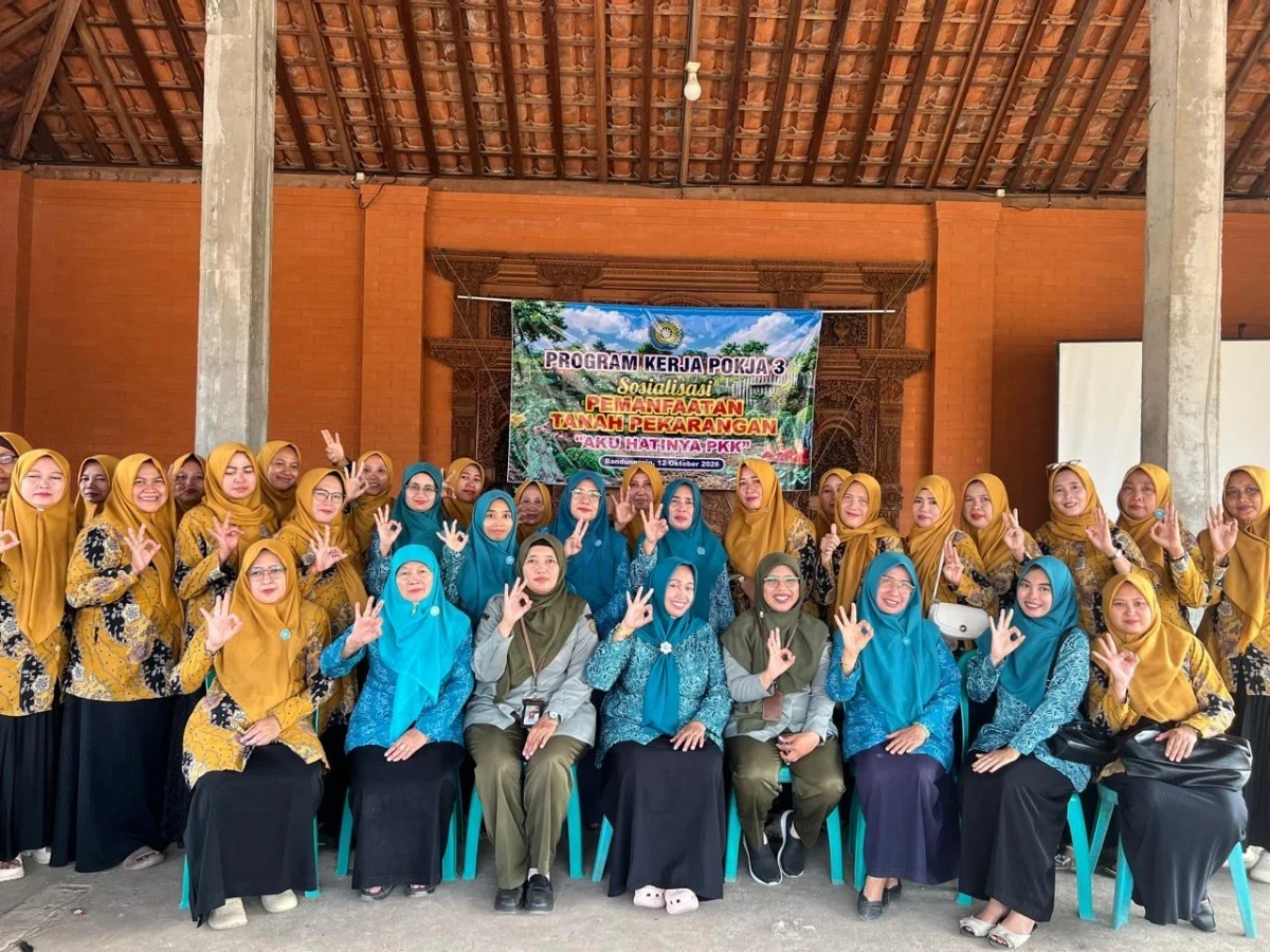 Sosialisasi Pemanfaatan Tanah Pekarangan Rumah di Desa Bandungrejo