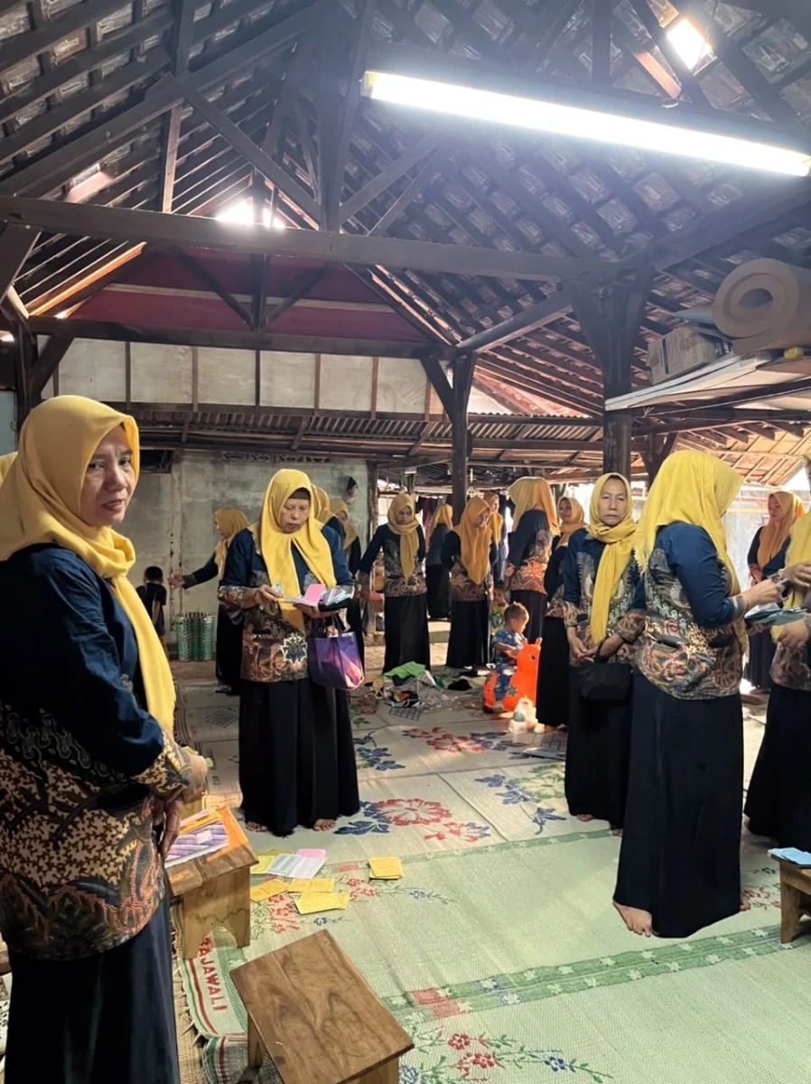 PERTEMUAN RUTIN PKK RT 2 RW 2 BENDANSARI DILANJUTKAN DENGAN KEGIATAN SOSIAL DAN PENYAMPAIAN INFORMASI HAUL MASSAL