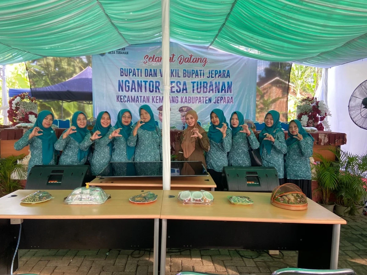 Mengikuti kegiatan Bupati ngantor di Desa Tubanan