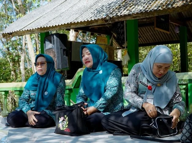 Ziarah Leluhur Sunan Nyamplungan pada Kegiatan "Jumat berangkat" Bupati Jepara