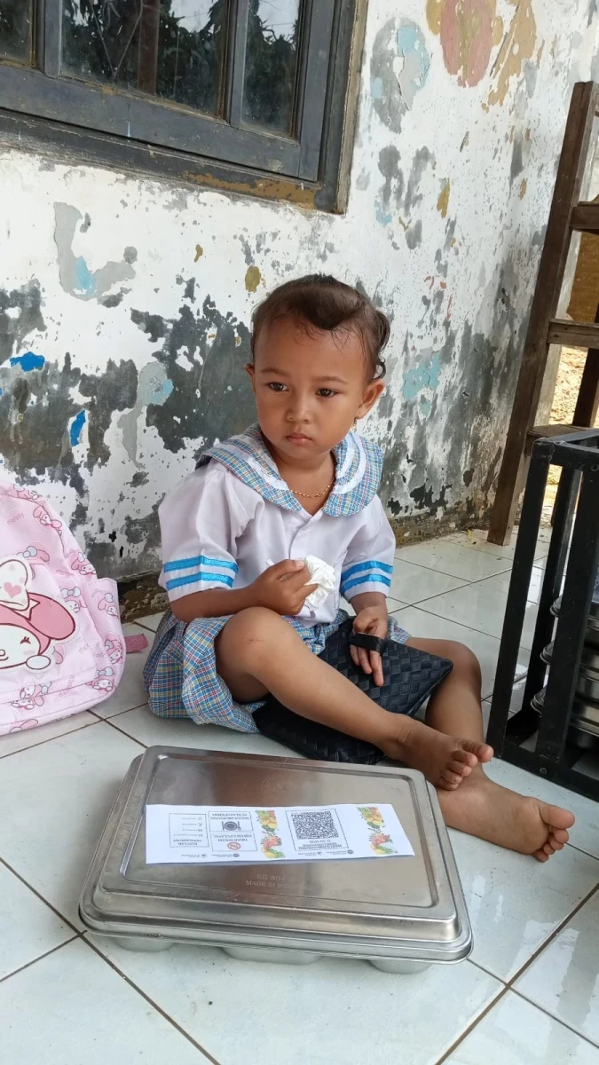 Kegiatan pembagian MBG didesa geneng
