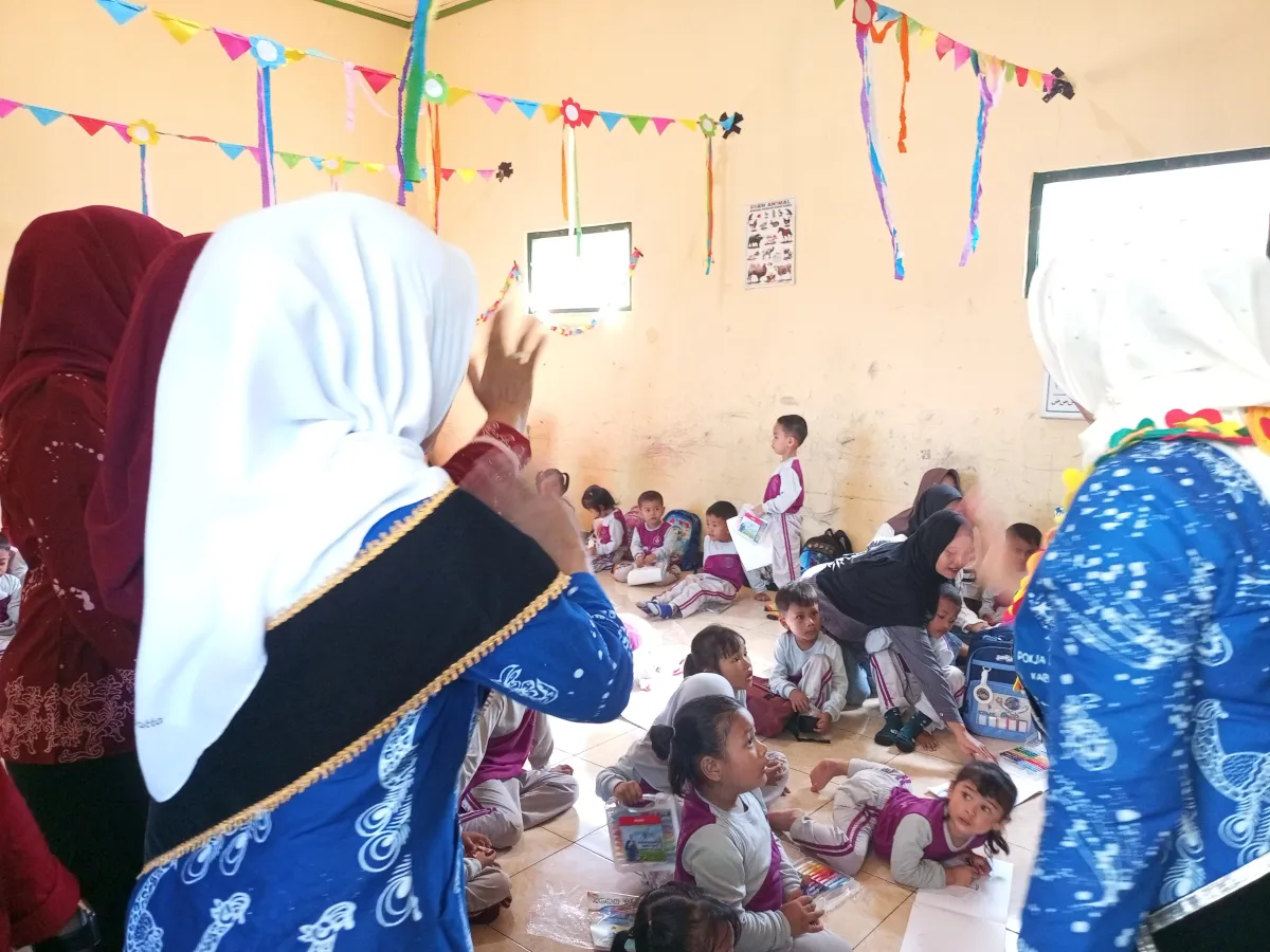 Pembagian APE untuk PAUD  SINANGGUL 06