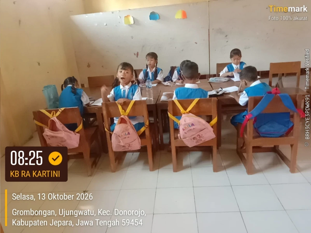BERSIH ITU INDAH DI KB RA KARTINI UJUNGWATU