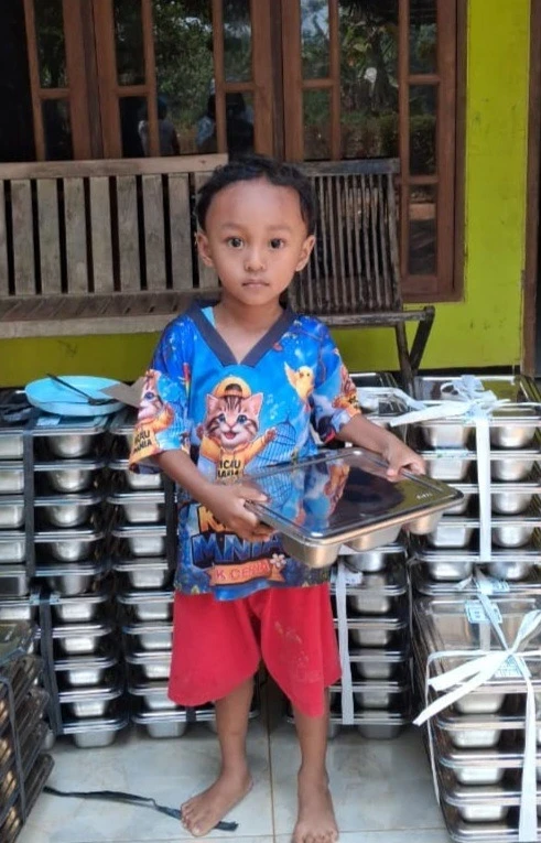 Penyaluran MBG Penuh Nutrisi di Posyandu Harapan 11 RW 04 Karanggondang