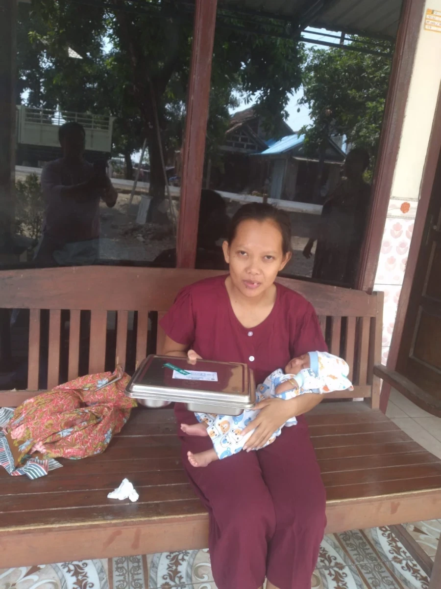 Pembagian MBG di posyandu Mukti Rahayu 1  Pendem