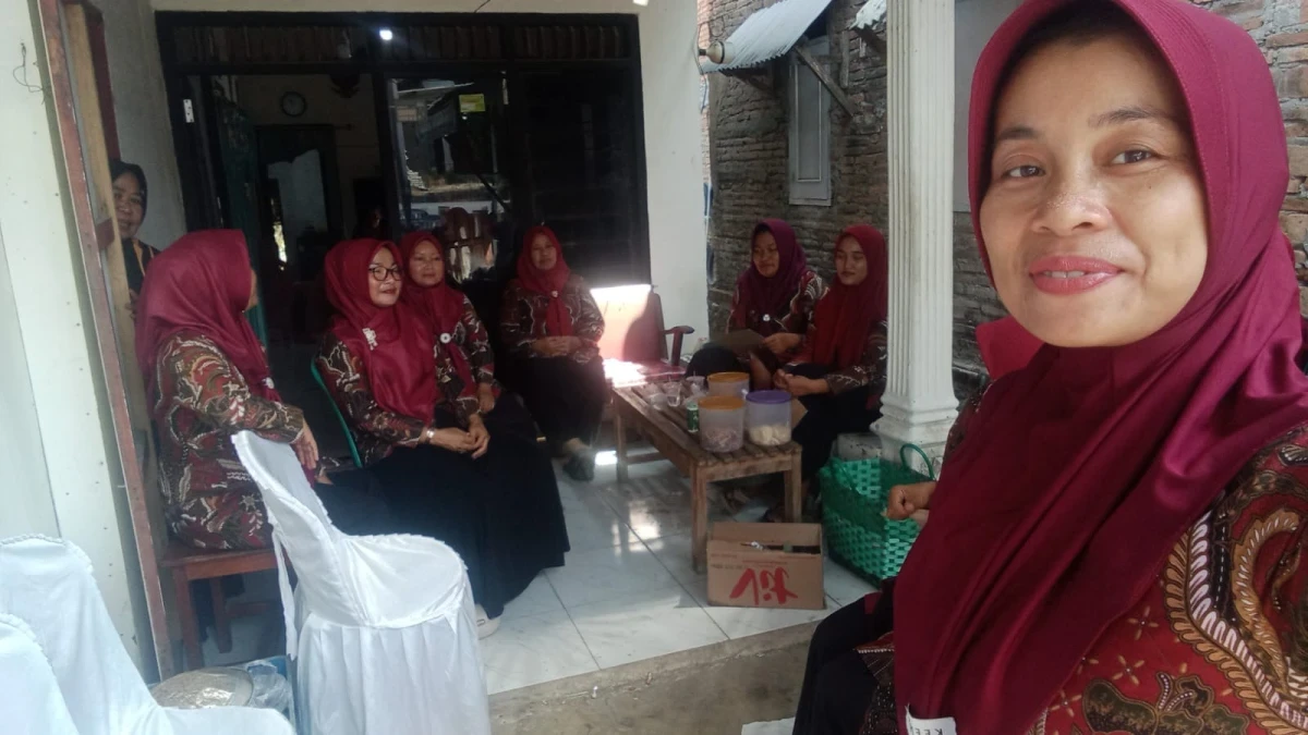KEGIATAN SINOMAN KELOMPOK PKK RT 07 RW 03 GROBOGAN