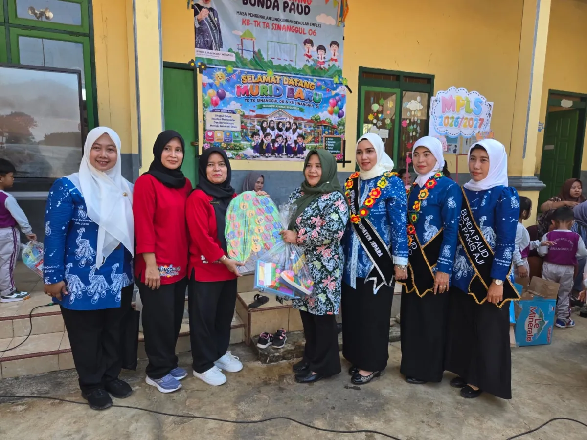 Penyerahan Bantuan Alat Permainan Edukatif (APE)