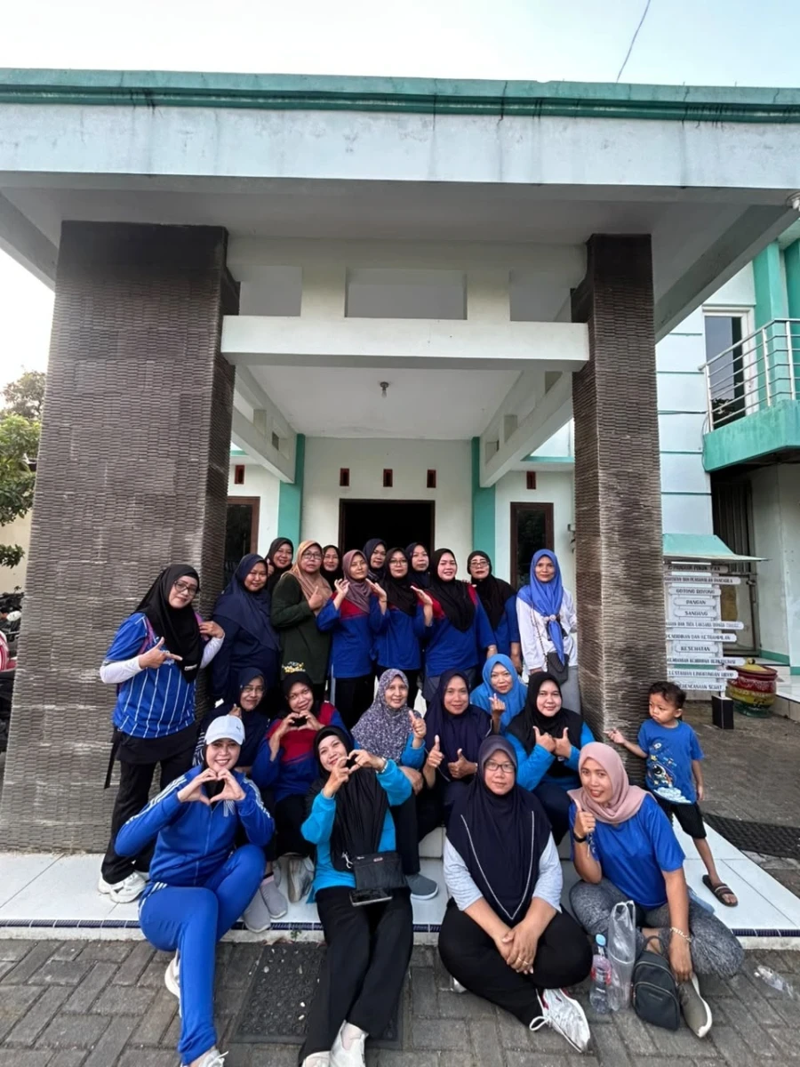 Senam Rutin Ibu-ibu PKK Desa Bendanpete 