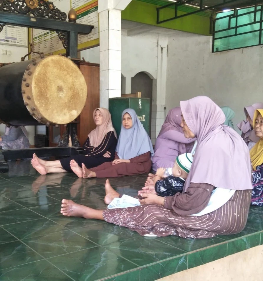 Kegiatan Rutin Pengajian Ibu-Ibu RT 1 RW 5 Karanggondang