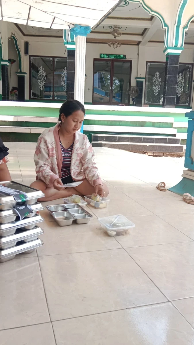 MAKANAN BERGIZI GRATIS