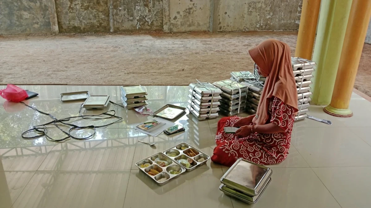 MAKANAN BERGIZI GRATIS