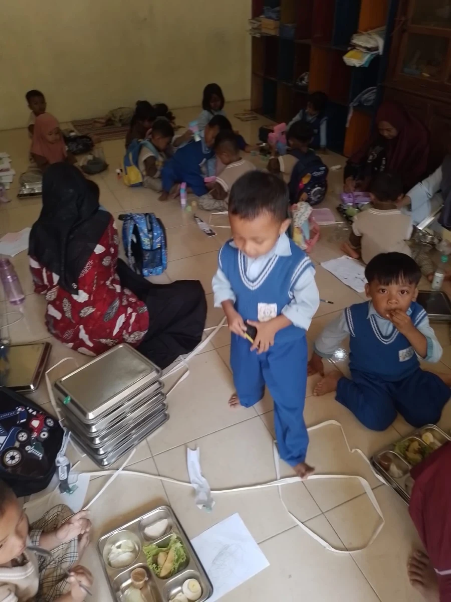 MAKANAN BERGIZI GRATIS