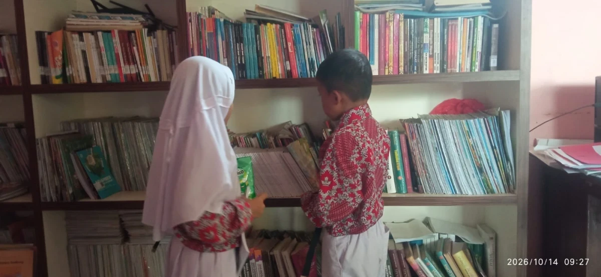 Siswa Siswi SD Negeri Mororejo Kunjungi Perpus Desa