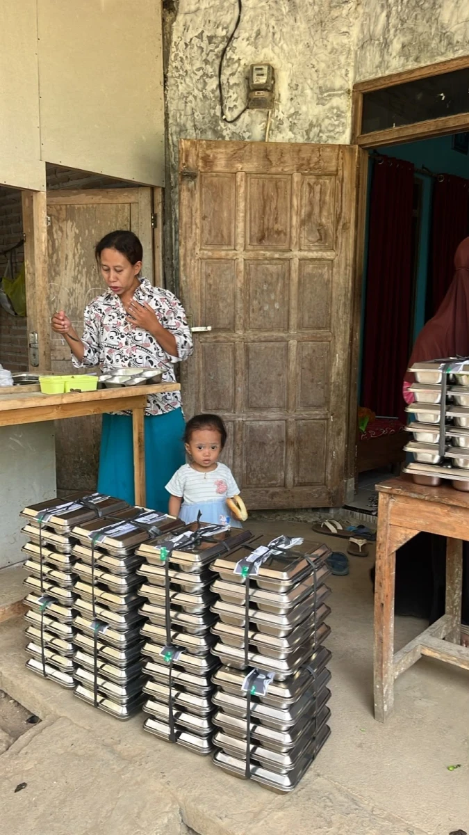 MAKANAN BERGIZI GRATIS