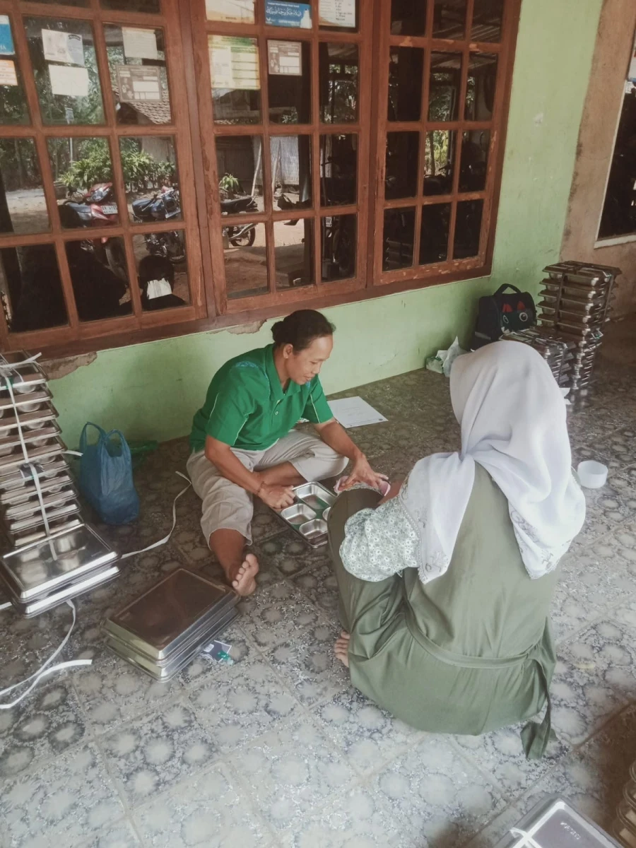 MAKANAN BERGIZI GRATIS