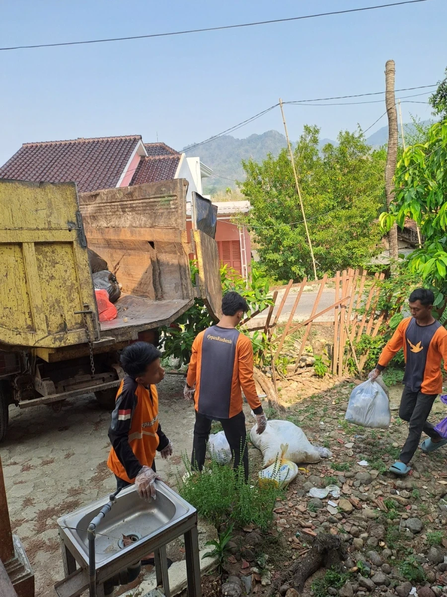 Pengambilan Sampah Oleh DLH Kabupaten Jepara