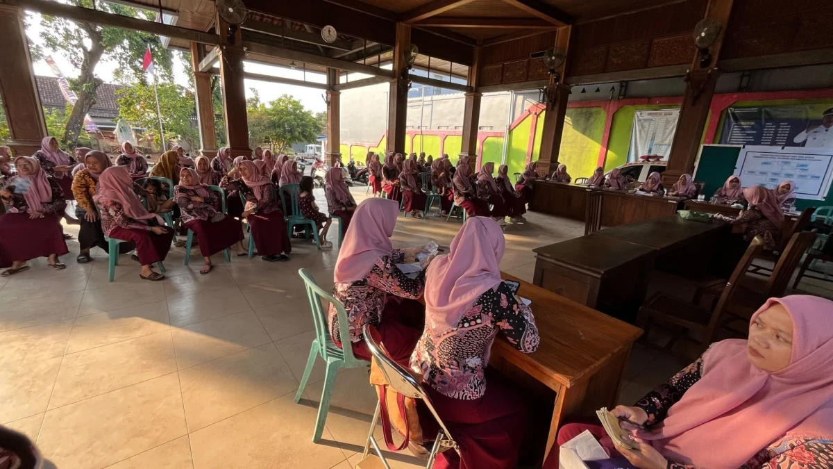 kegiatan rutinan bulanan pkk rt 1 rw 1 dukuh Randusari dengan isian keagamaan pentingnya belajar bagi perempuan dalam islam