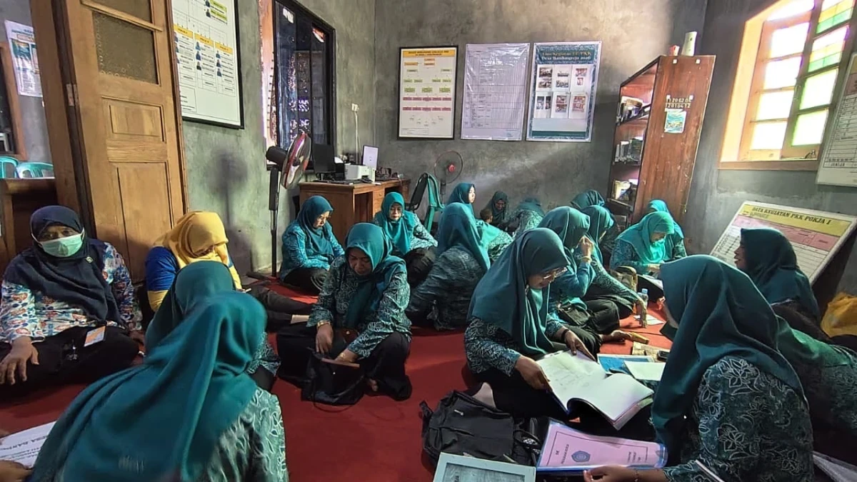 Monitoring dan Evaluasi Administrasi PKK oleh TP. PKK Kecamatan Kalinyamatan di Desa Bandungrejo Tahun 2026