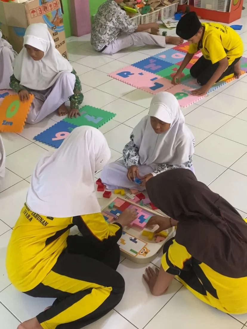 Belajar Sambil Bermain di Perpustakaan