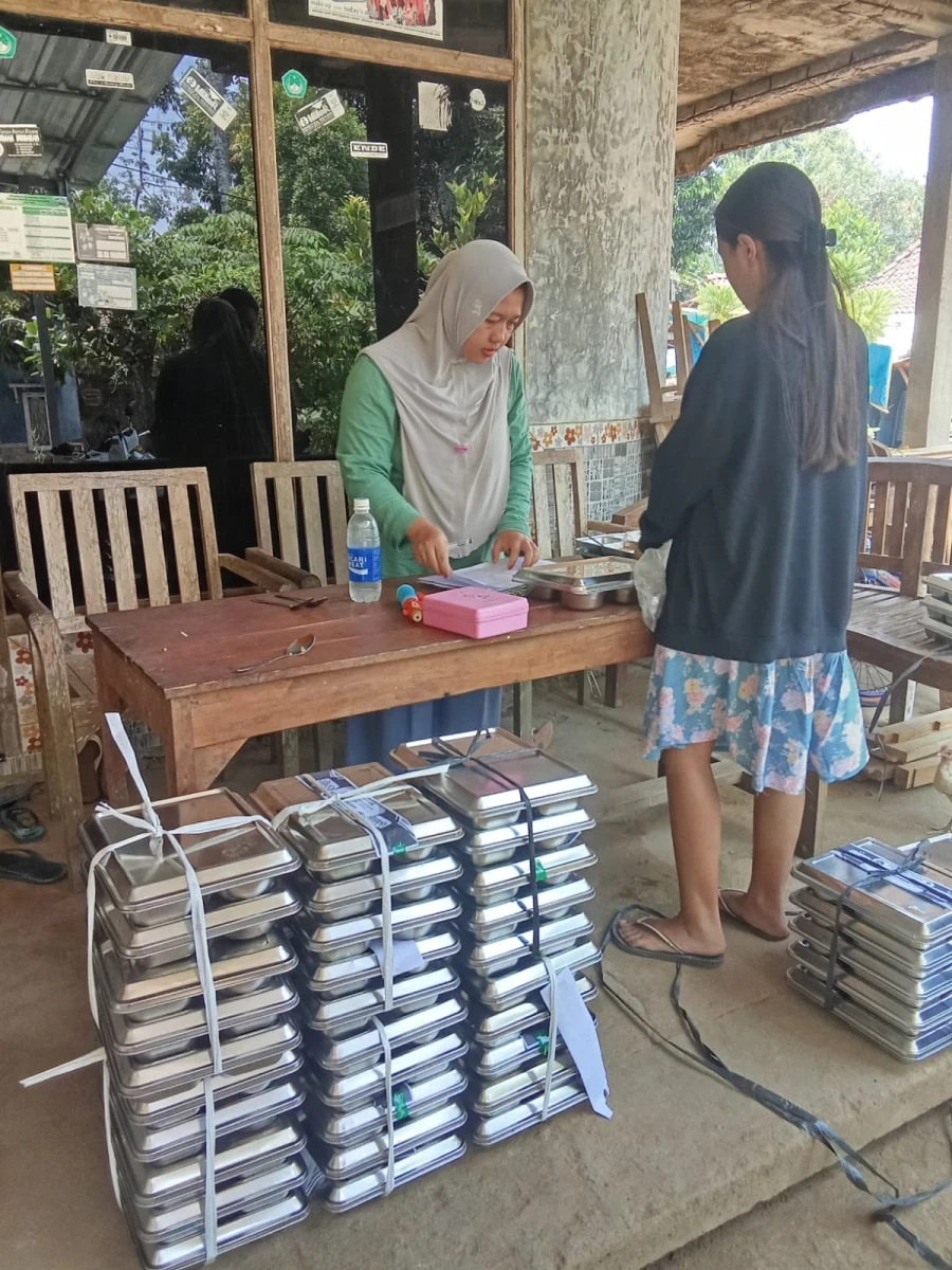 MAKANAN BERGIZI GRATIS