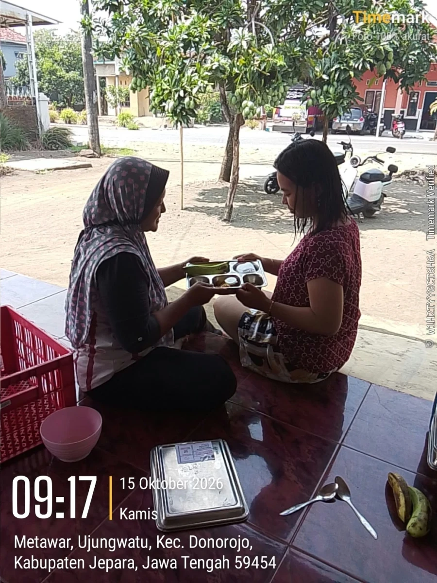 PENDISTRIBUSIAN MAKAN BERGIZI GRATIS (MBG) DI RW 01 POS 01 METAWAR