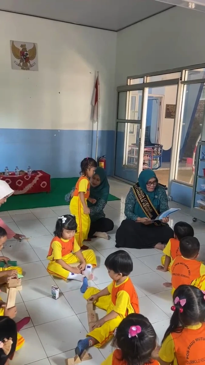 Bunda Literasi Kecamatan Kembang Berkunjung Ke PostPaud Mentari Hati