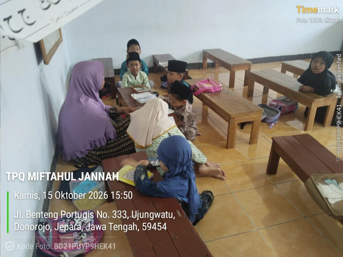 BELAJAR PERSHOLATAN DI TPQ MISTAHUL JANNAH UJUNGWATU