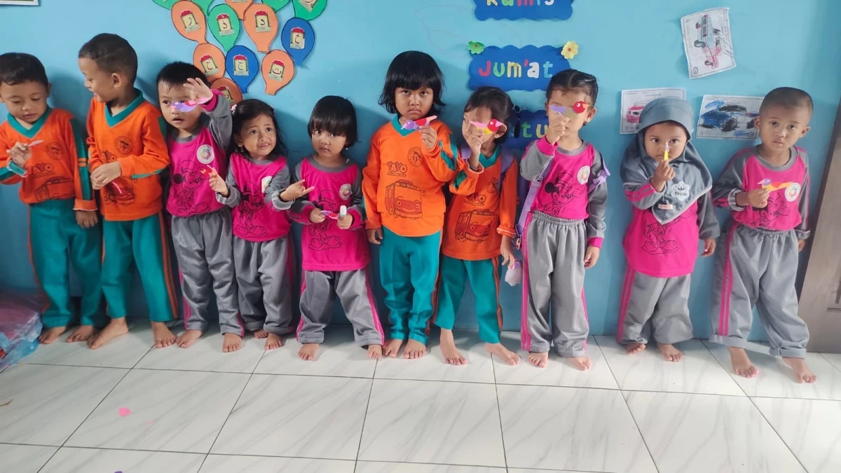 Kreasi membuat burung  dari kertas origami . 