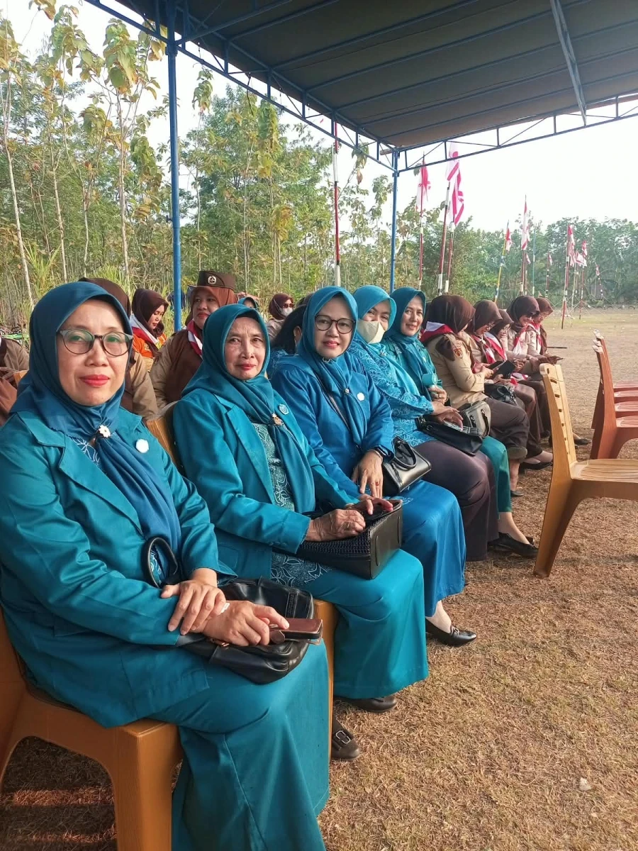 Menghadiri Pembukaan dan Peresmian BUPER Sendang Sari Karanggondang dalam acara perkemahan tingkat Kwarran
