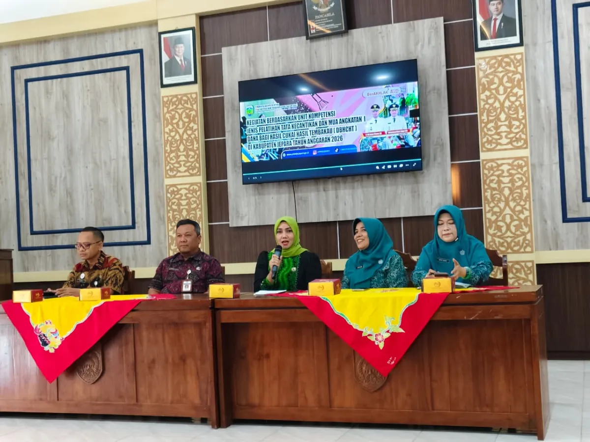 Pelatihan Tata Rias (MUA) bagi Kader Pokja II TP PKK Desa/Kelurahan se-Kabupaten Jepara