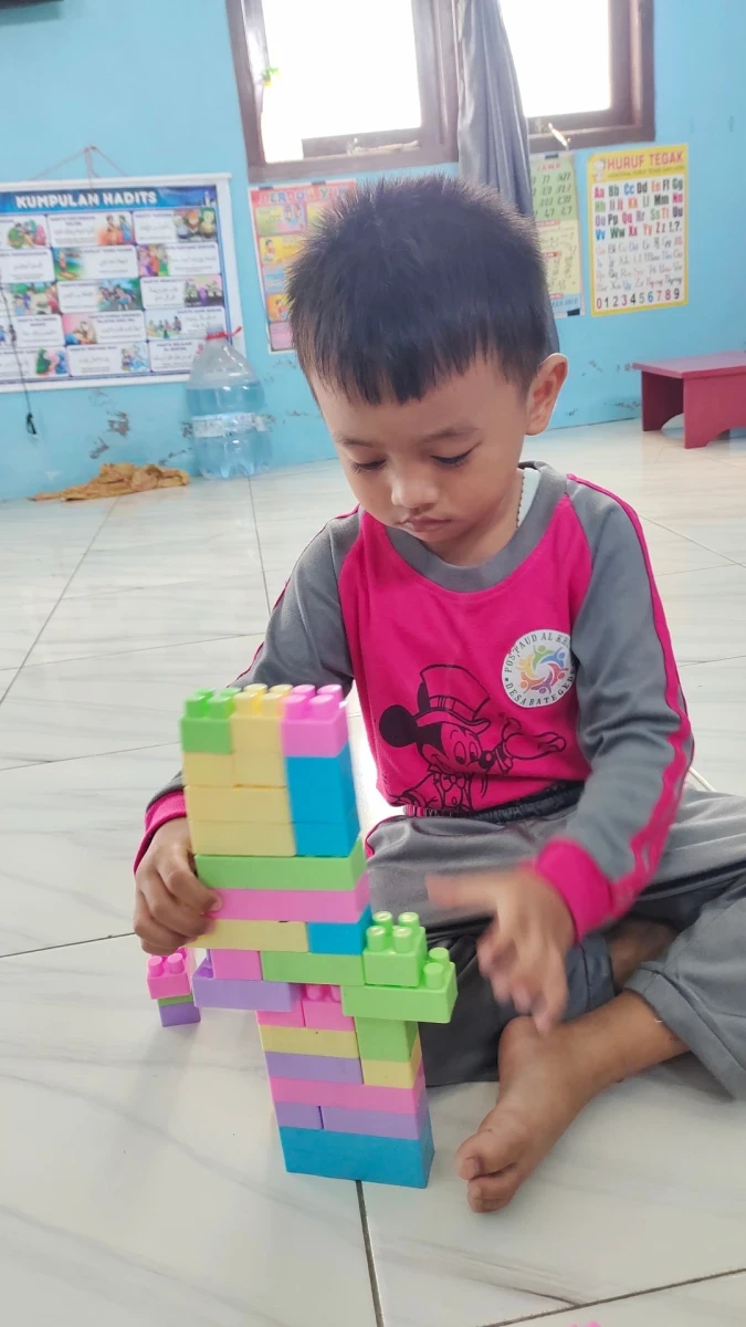 Kreasi leggo menjadi bangunan 