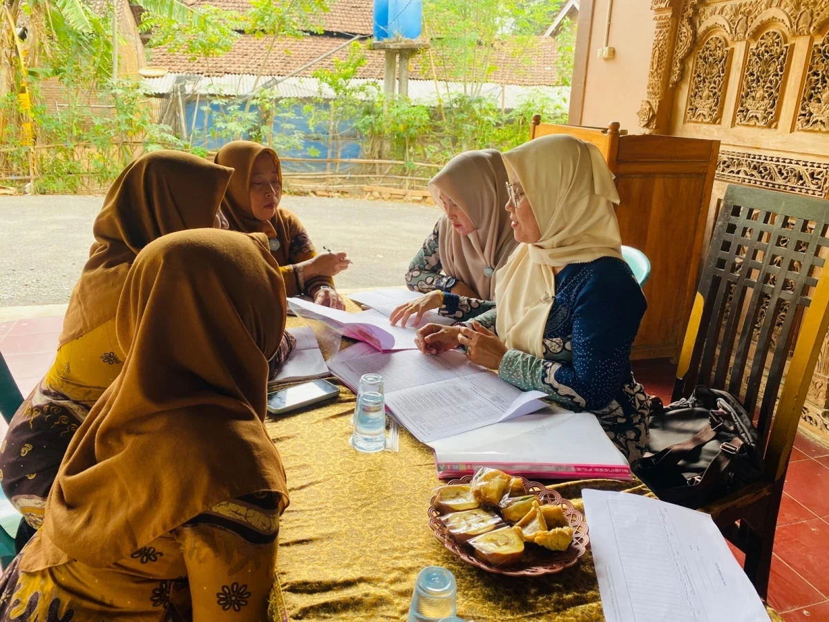 Pembinaan Administrasi TP PKK Desa Gelang