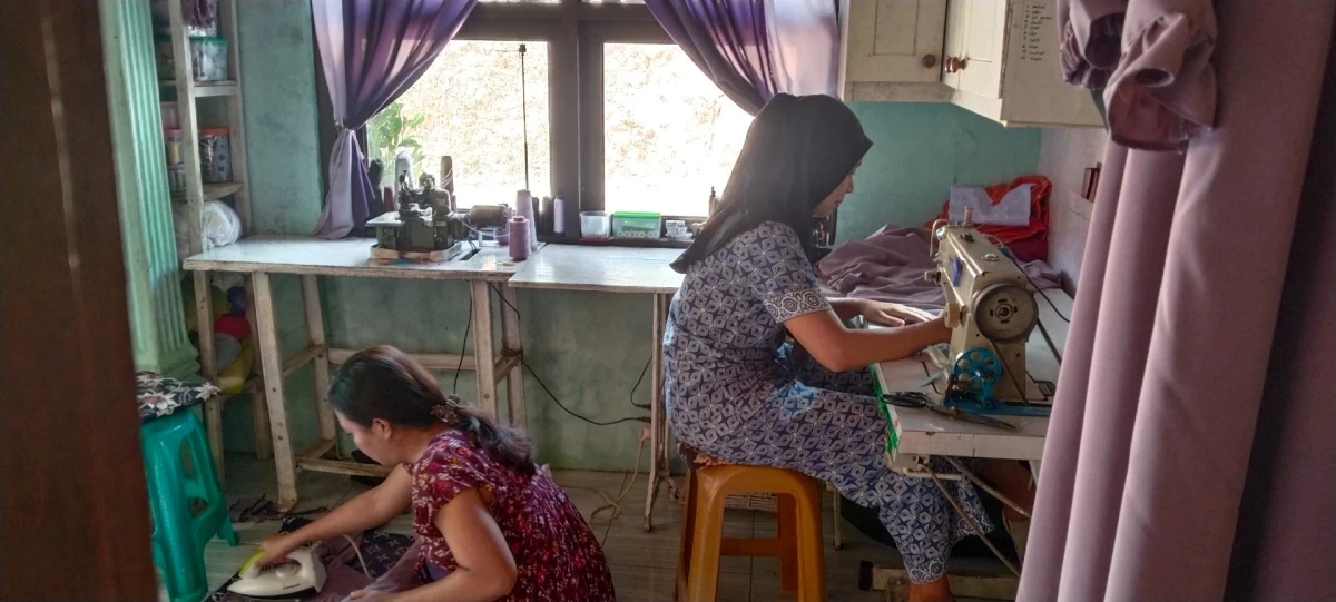 Kunjungan ke Penjahit RT 03 RW 05