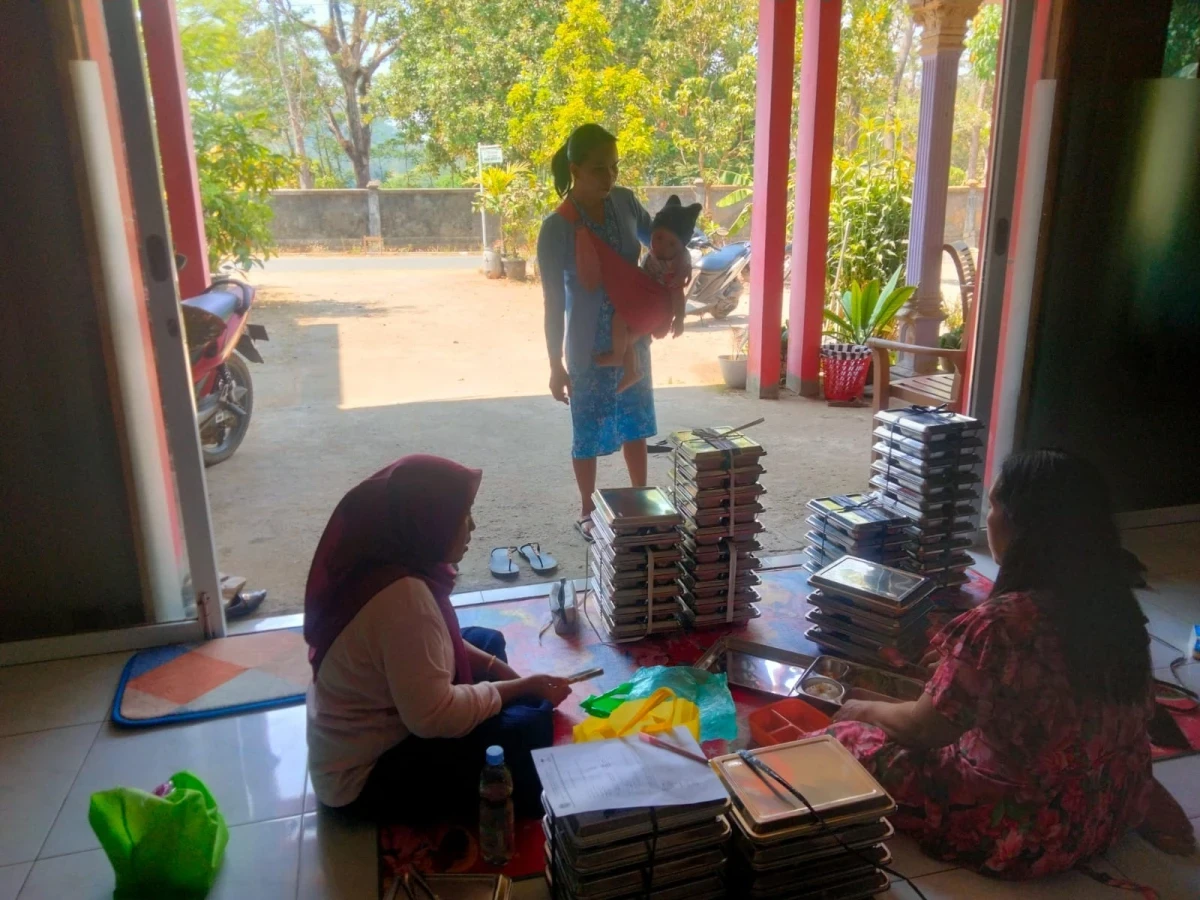 MAKANAN BERGIZI GRATIS