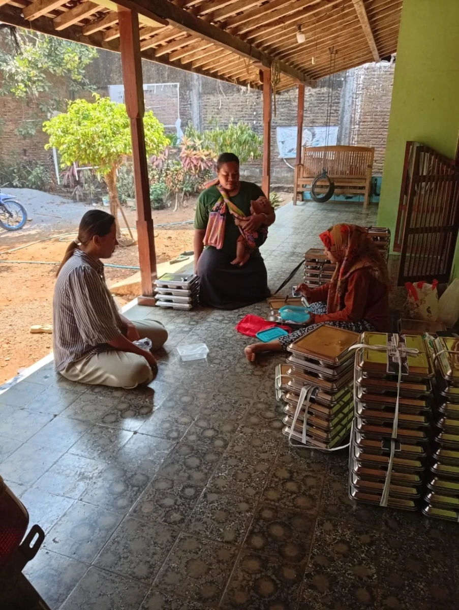 MAKANAN BERGIZI GRATIS