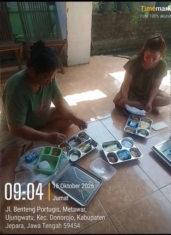 KEGIATAN PENDISTRIBUSIAN MBG DAN PMT  Pos Mawar Merah 6 Desa Banyumanis