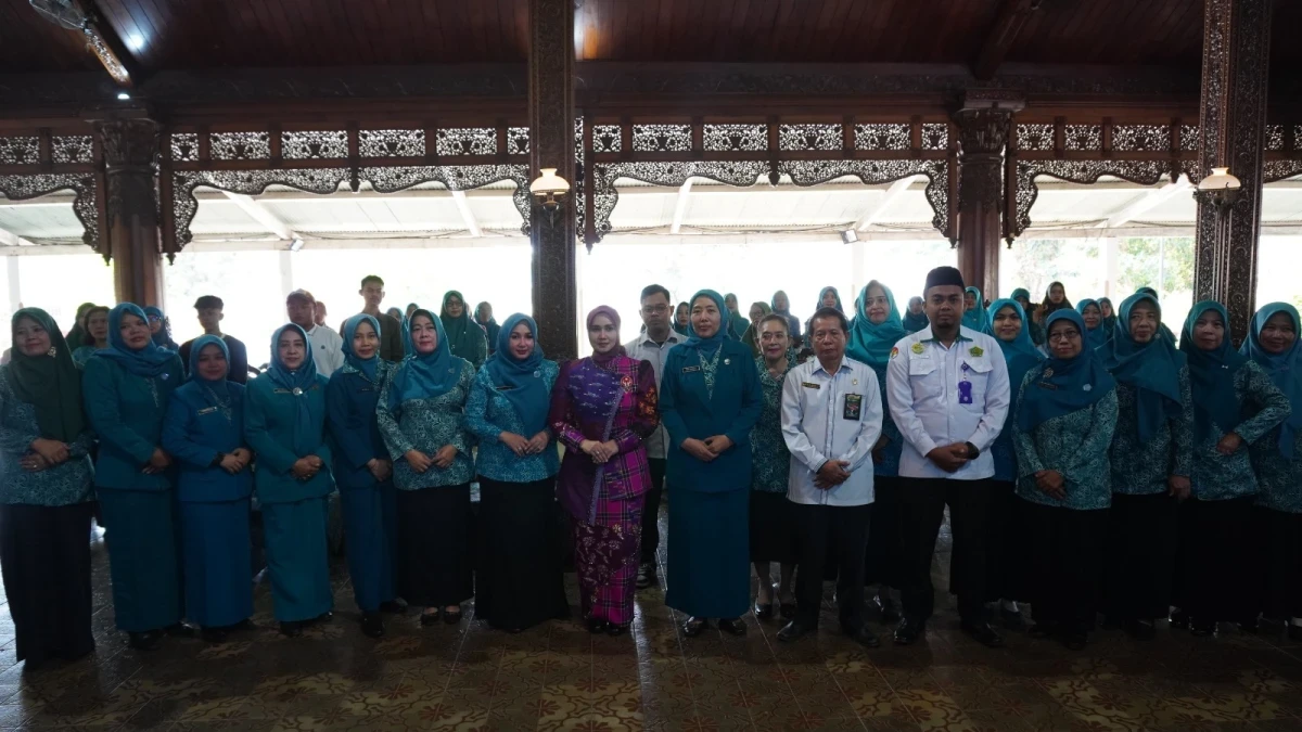 POKJA I TP PKK KECAMATAN PAKIS AJI Mengikuti Sosialisasi Bimbingan Perkawinan Pranikah bagi Calon Pengantin