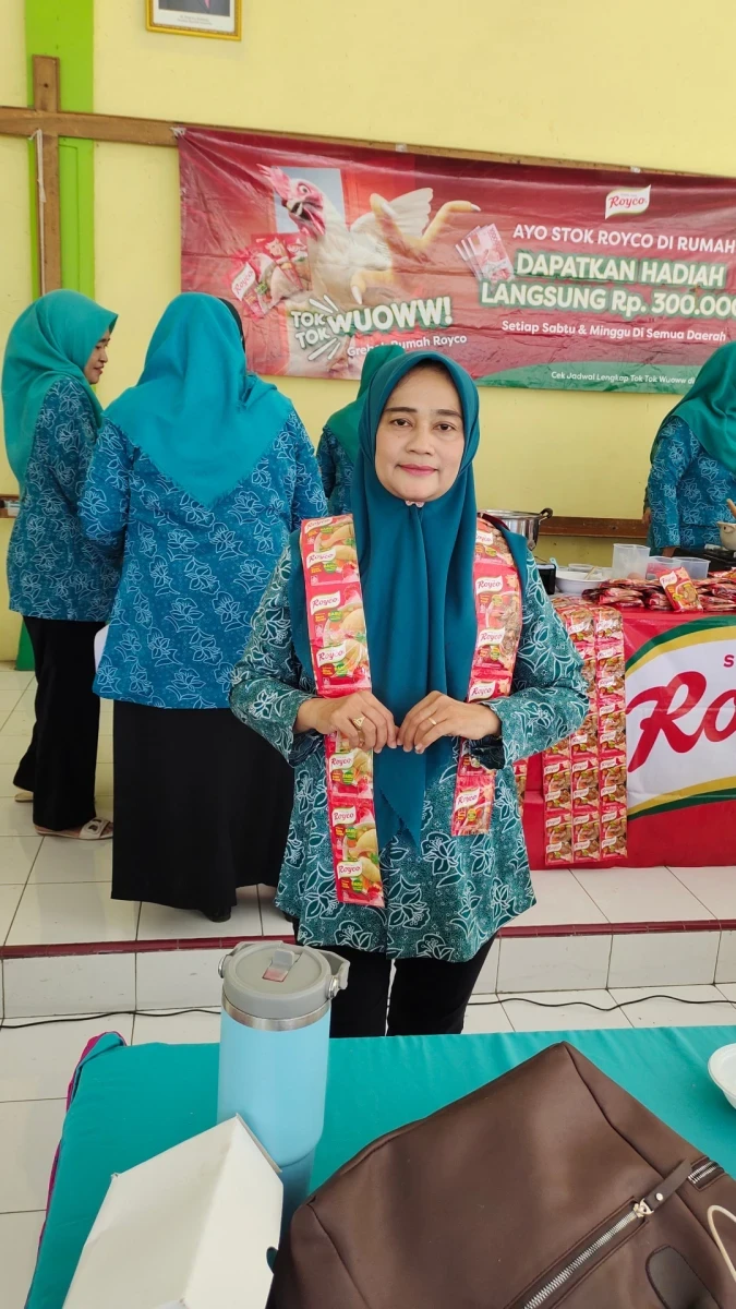 Juara lomba mengocok telur 